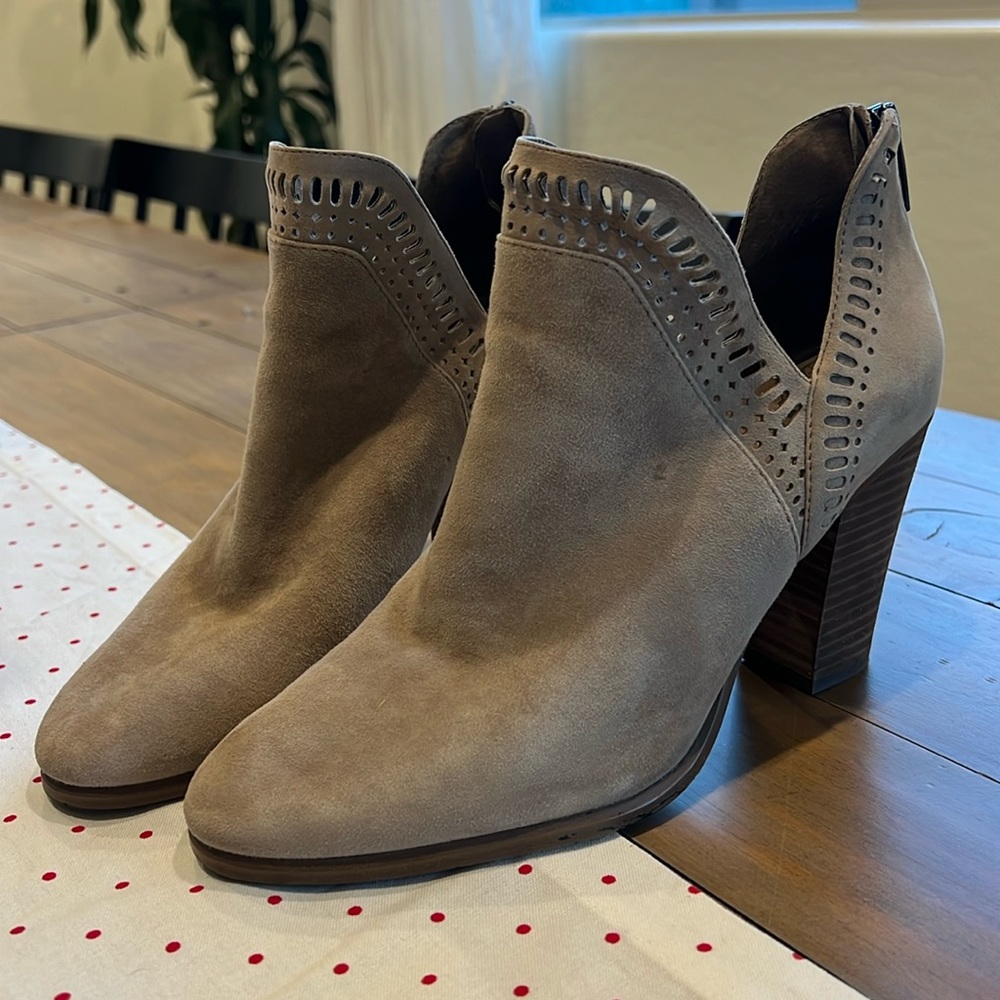 Vince Camuto Fileana French Taupe Suede Split Shaft Bootie size 9